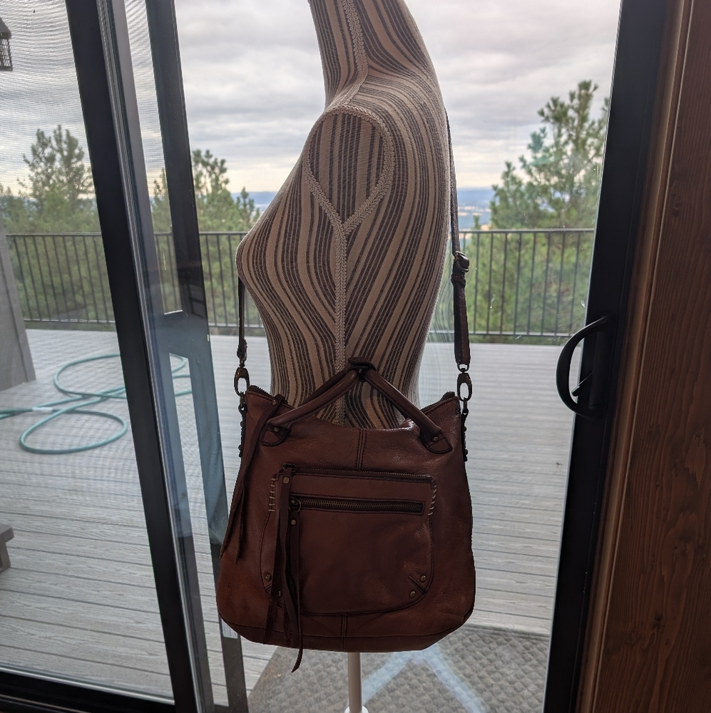 Lucky Brand chestnut leather hobo/cross body bag - Picture 6 of 13